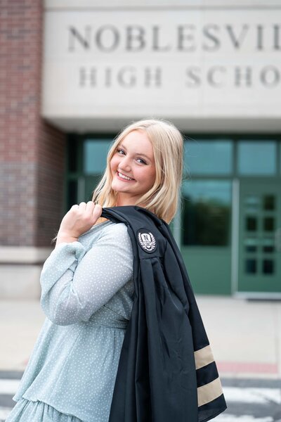 Senior-Cap-And-Gown-Mini-Session