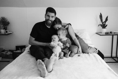 Seattle based motherhood, newborn and family photographer.