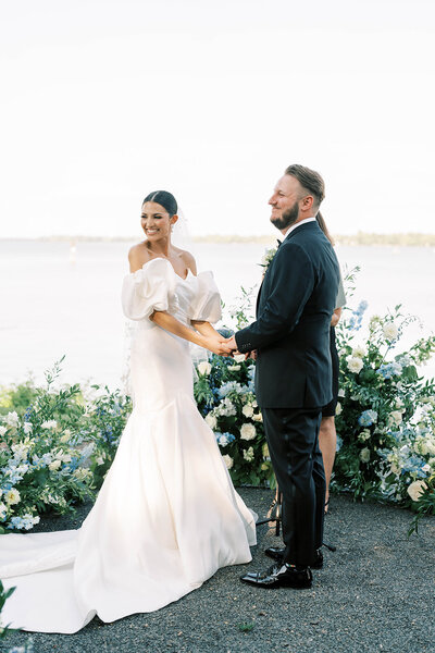 Modern and chic spring wedding at a Historic Mansion with Water Views | Glen Foerd on the Delaware | Philadelphia PA | Denise Marie Photography | Editorial Wedding Photographer based in Philadelphia PA