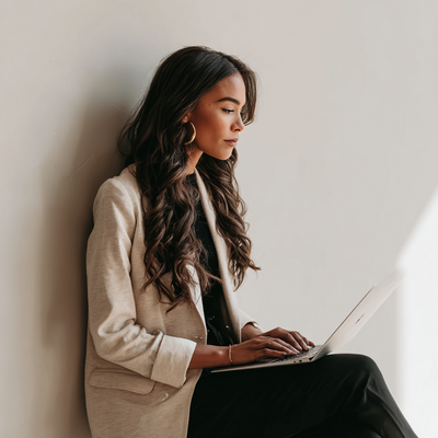 itsllili_72468_Chic_female_brown_light_skinned_entrepreneur_w_23d1868d-3030-40f9-8dde-6532d3632aa9_2