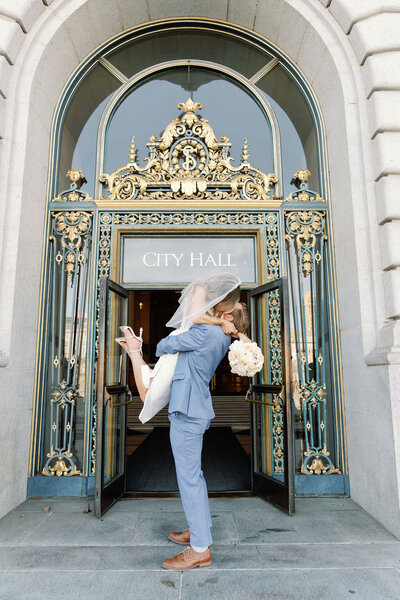 Best Photographer for Intimate Wedding at San Francisco City Hall (SFCH)