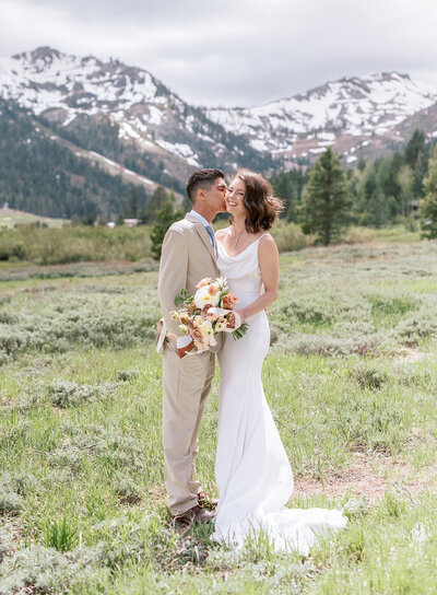 bride and groom mountain wedding