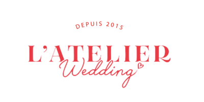 logo de "L'Atelier Wedding", avec le texte en rouge, couronné par la mention "Depuis 2015".