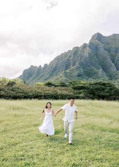 Firly T Photography is the best Hawaii wedding photography business for couples looking to capture their special engagements..