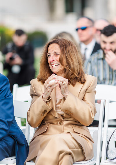 pleasanton wedding photographer captures wedding guest reactions