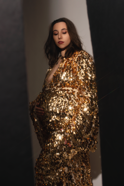 Maryland Maternity Photographer - Snapzbytie Photography - Mom wearing gold sparkle maternity gown