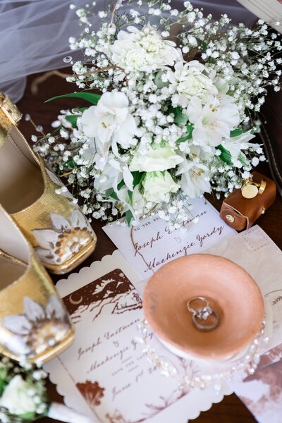 wanderingwildemedia-blackhillsweddingphotographer-woodlandsreceptions-2024wedding-blackhillsbride-details-31