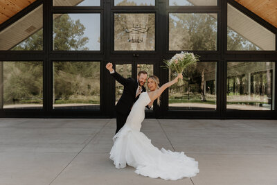 fall boho modern wedding at la pointe