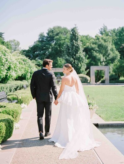 Wedding photographer in Dallas: Carley Ann Photography