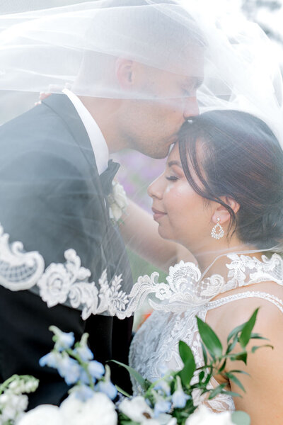 Photo of Ana and Julian in their wedding