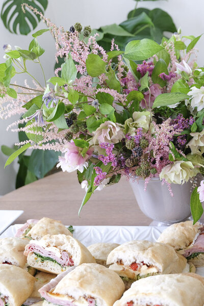 Wildflower table arrangement