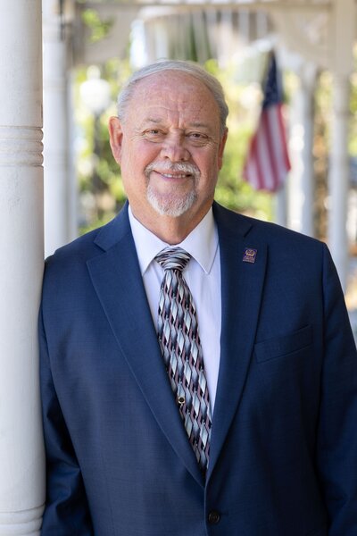 Monroe-branding-photographer-focused-life-photography-headshot-mayo-david-keener