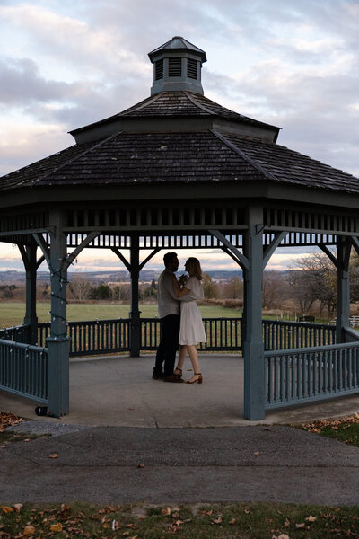 28. Shakira&Thomas_Engagement_19