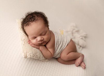 best Maryland newborn photographer, Baltimore newborn portraits, newborn photography near me