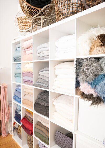 photo of newborn fabric storage in Chicago Illinois Lakeview portrait studio