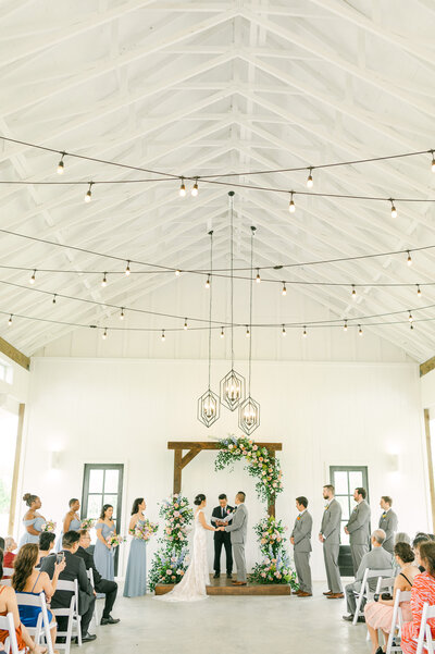 best Houston wedding venues like Willowynn Barn