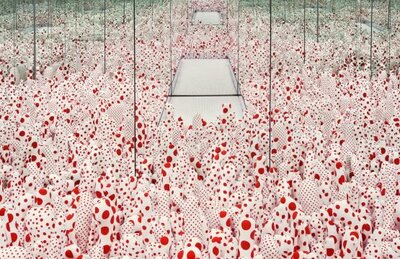 Kusama infinity mirror room at hirshorn museum in Washington DC