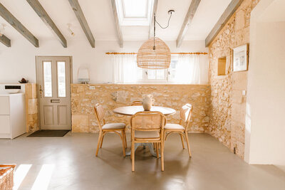 Frankrijk, fotolocatie Frankrijk. Workation Dordogne, binnenlocatie fotoshoot Dordogne, fotoshoot Dordogne, fotostudio Dordogne, daglichtstudio Dordogne, workshoplocatie Dordogne, workationlocatie Frankrijk, eventlocatie Dordogne, fotolocatie Dordogne, filmlocatie frankrijk, filmlocatie Dordogne. Werk Vakantie Frankrijk, werk vakantie Dordoge, WerkVakantie Frankrijk, werkvakantie Dordoge, zakenreis Frankrijk, trouwlocatie Dordogne Nederlandse eigenaar, shootlocatie buitenland, shootlocatie europa, trouwlocatie frankrijk, productielocatie frankrijk, dordogne zakenreis, frankrijk vakantie huis, dordogne warkation, dordogne accommodatie nederlandse eigenaar, dordogne vakantiehuis nederlandse eigenaar, historische workationlocatie europa, unieke workationlocatie frankrijk, work away frankrijk, verblijven in de dordogne, verbllijven in frankrijk, feestlocatie dordogne, feestlocatie frankrijk, kindvriendelijke accommodatie dordogne, kindvriendelijke accommodatie frankrijk, overnachten in de dordogne, roadtrip door de dordogne