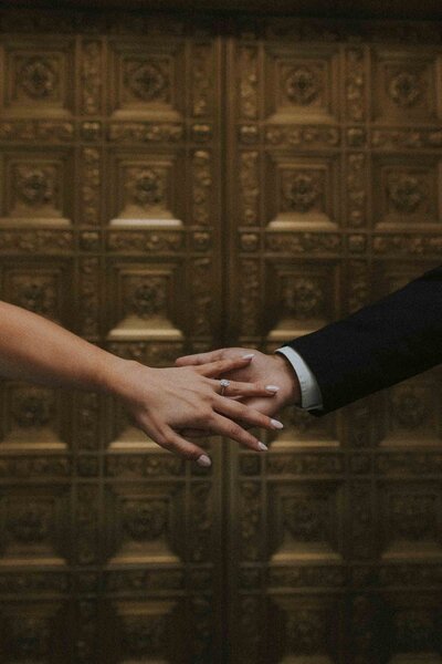 chicago-illinois-engagement-session-romantic-north-ave-black-tie-26