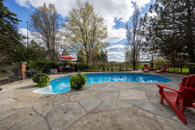 832 Hwy 7A pool