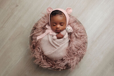 Los Angeles newborn photographer, newborn photography Los Angeles, newborn portrait studio near me Los Angeles