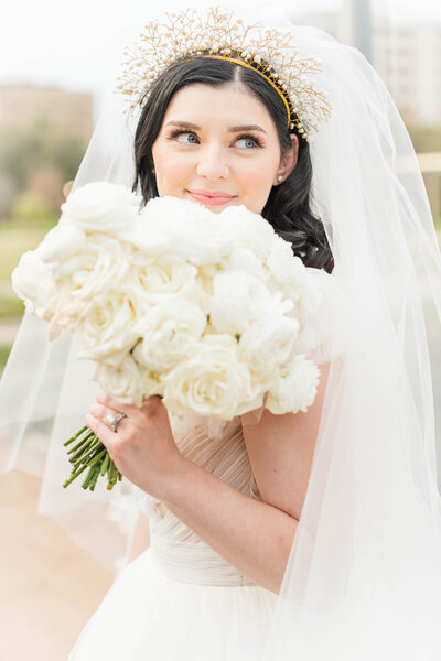 Vintage-inspired-bride-on-her-St-Augustine-wedding-day