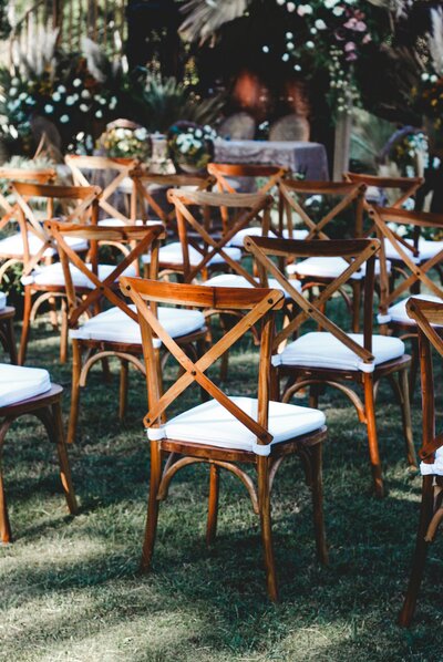 A beautifully intimate garden space is perfect for outdoor weddings