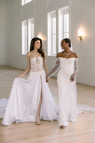Detroit Michigan wedding couple posing