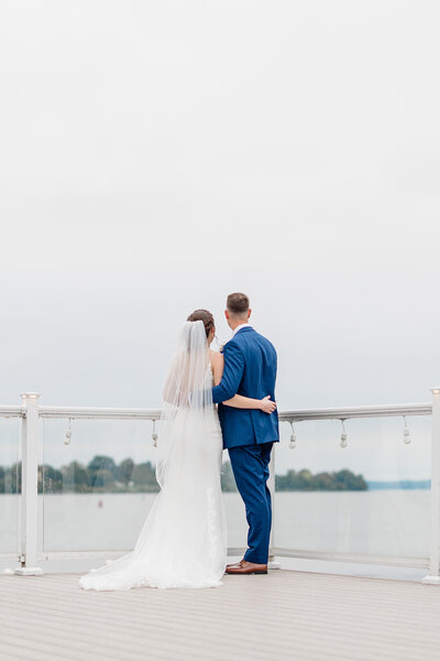 havre de grace wedding bride and groom kissing