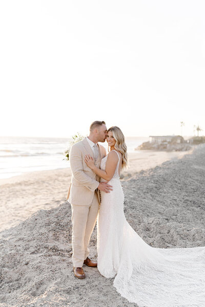 Getting ready at the Villas in la Quinta before they exchanged the vows at the Palm springs la quinta country club