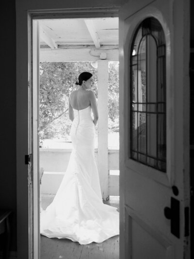 tented-backyard-wedding-bride-getting-ready-6