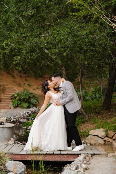 Bride and Groom pictures in a vintage car on their wedding day at the Marbella Golf Course