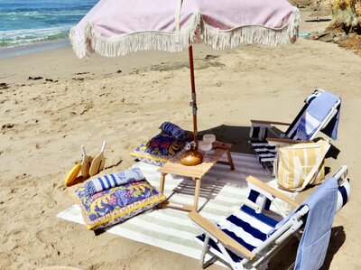 Wendy Anderson is an Orange County, CA based artist and creative event host.