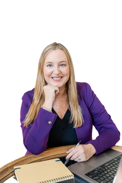 Shannon Russell business coach helping women go from employee to entrepreneur. 