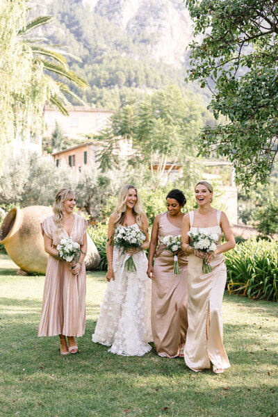 group photo at Belmond La Residencia