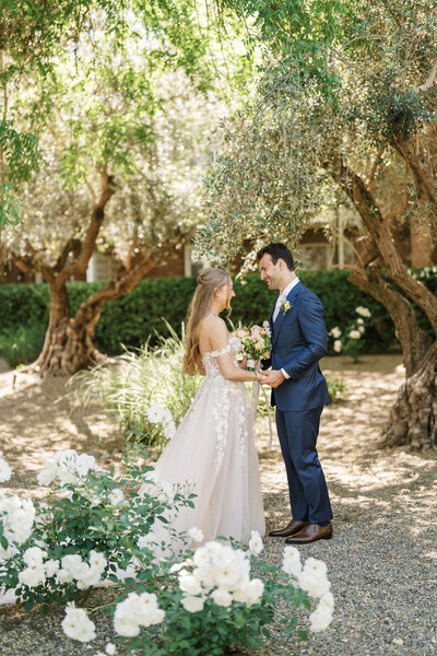 Newlywed couple at their Estate Yountville celebration by Napa wedding planner Jacinda Weddings & Events,