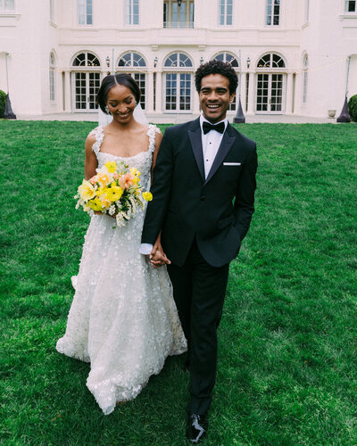 Photograph of a bride and groom at the Wadsworth Mansion.