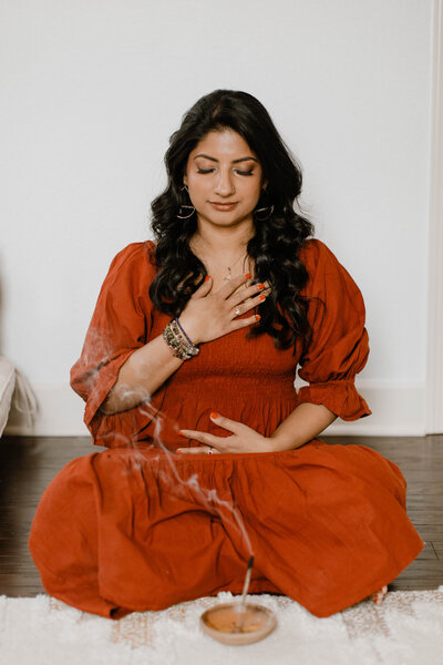Mindfulness coach Radhika meditating
