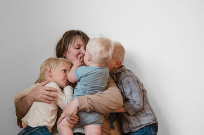 Kristin Wieskamp is a birth, Fresh 48, and newborn photographer located in Pittsburgh, PA
