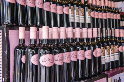 wine-pink-bottles