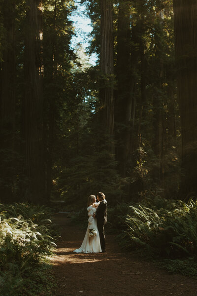 Iasis-Kennedy-Photography-Oregon-Elopement-PNW-Photographer-13