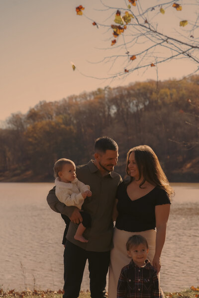 family documentary photography at lone state park st louis mo