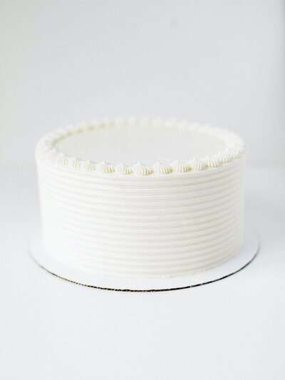 Copy of Very Vanilla_Ateco cake comb_Star tip border_Simple