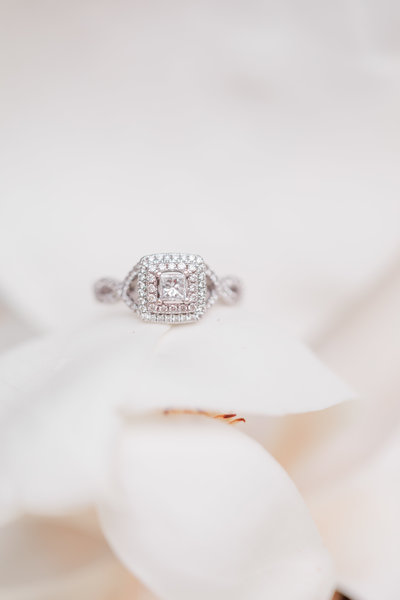 Jennifer B Photography-Sandhills Gardens-Caleb & Laura-Engagement Session-2019-0196