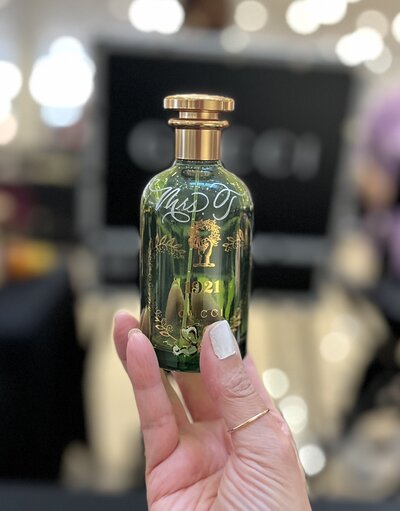 calligraphy engraving perfume