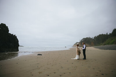 oregon-coast-ecola-hug-point-beach-forest-elopement-wedding-366_websize