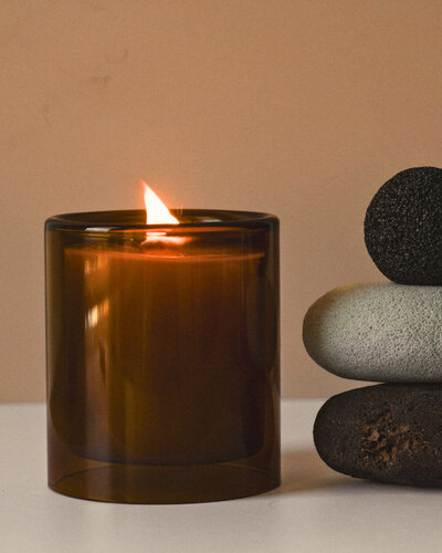 sun-and-moon-garden-botanicals-fall-pumpkin-persimmon-candle-1-stylized