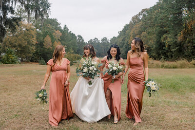 bride and groom portraits bouquet details