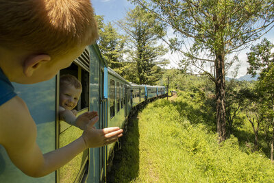 Reis_met_kinderen-Sri_Lanka-trein