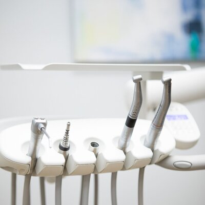 Set of dental tools used while helping patients who suffer from TMJ, bruxism, and sleep apnea that have been referred to us at Peak Prosthodontics in Lethbridge, Alberta.
